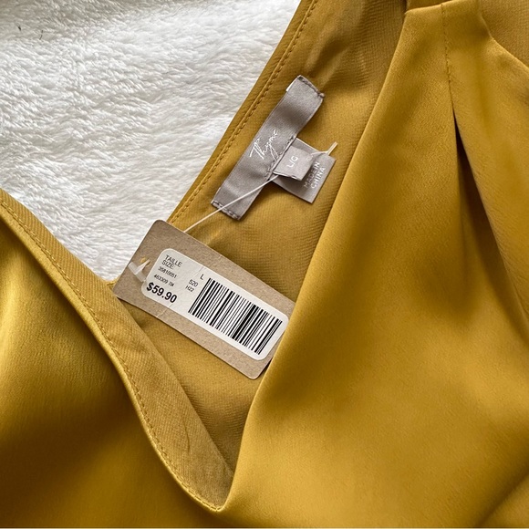 2/$30 Thyme Maternity Satin V-Neck Cami, Large - Picture 6 of 10